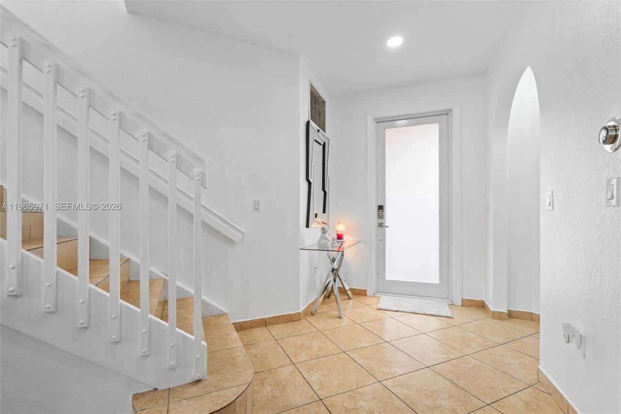 2328 NE 37th Ter , Homestead, FL 33033 Photo