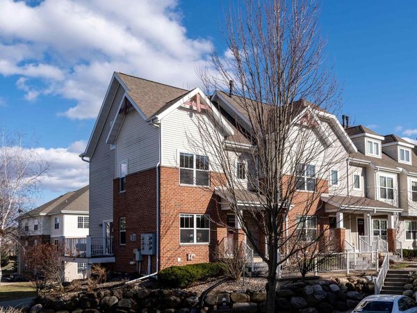 719 Cricket Lane, Unit 6, Middleton, WI 53562