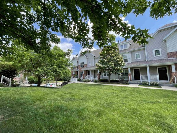 719 Cricket Lane, Unit 6, Middleton, WI 53562