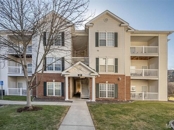 37 Kassebaum Lane, Unit 305, St Louis, MO 63129