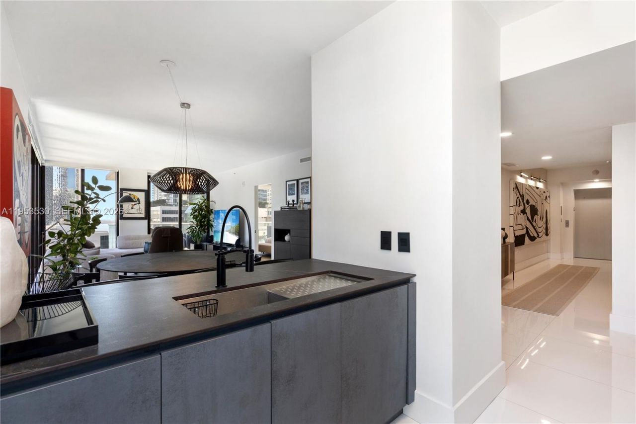 1010 Brickell Ave , Unit 1701, Miami, FL 33131 Photo