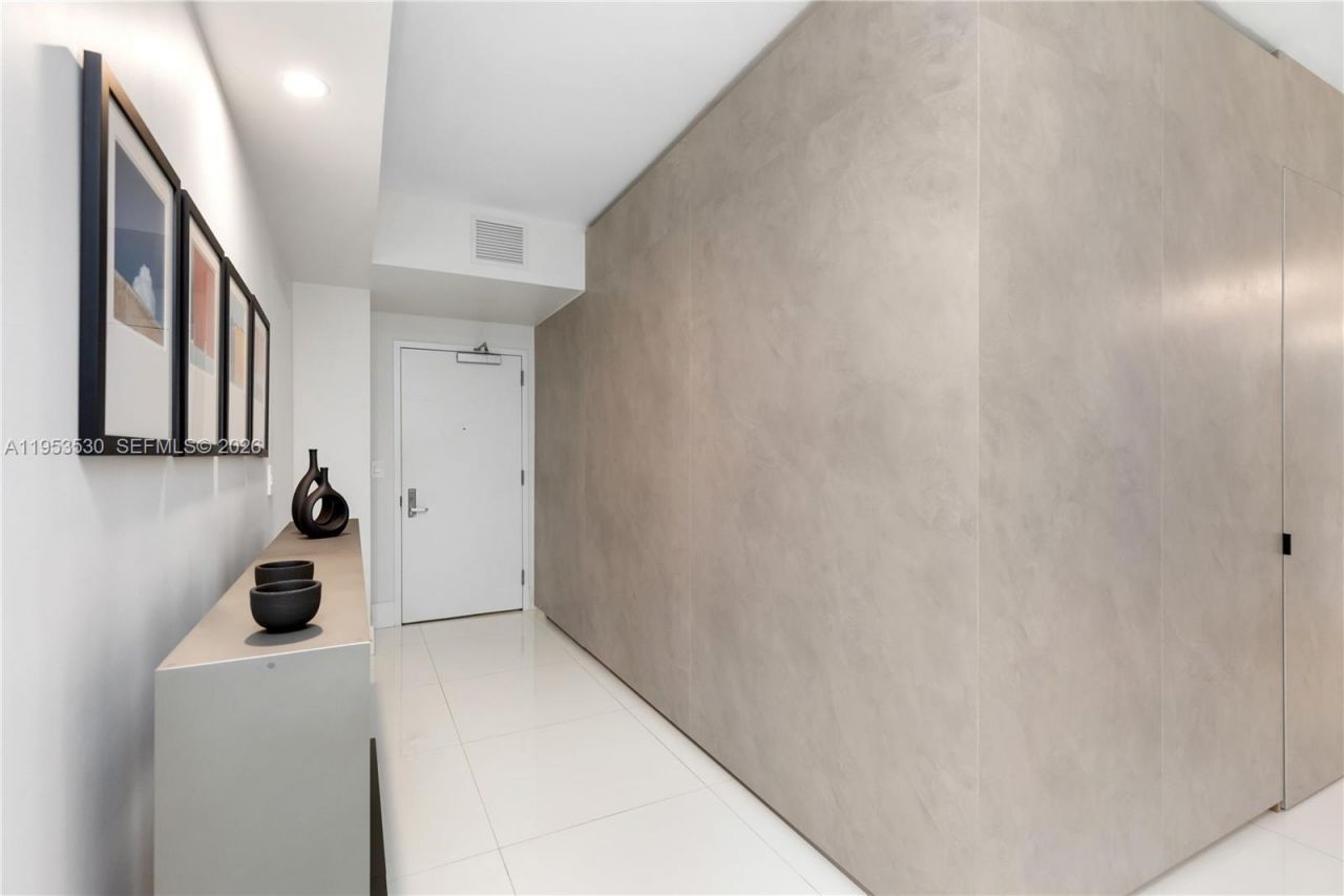 1010 Brickell Ave , Unit 1701, Miami, FL 33131 Photo