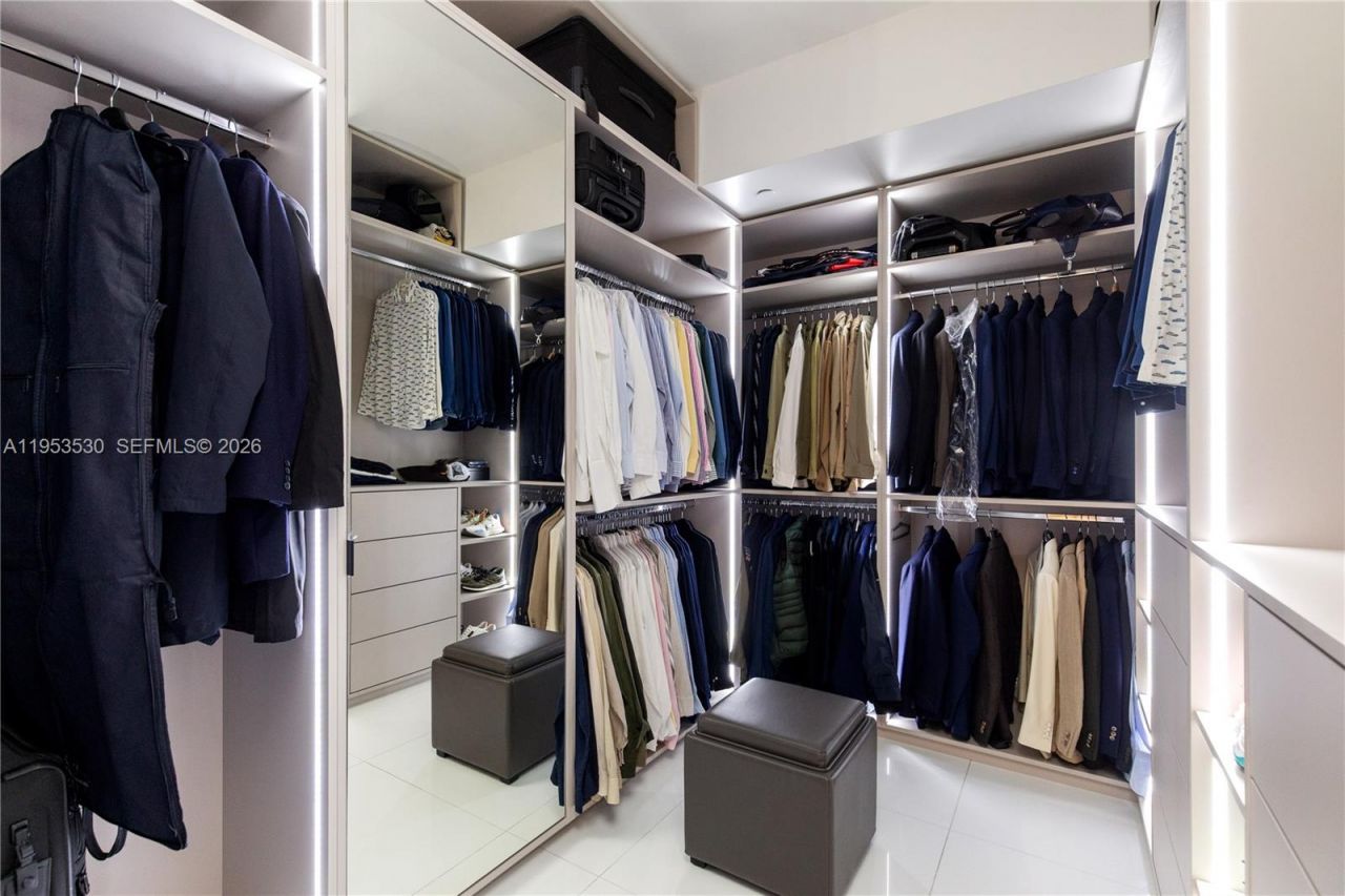 1010 Brickell Ave , Unit 1701, Miami, FL 33131 Photo