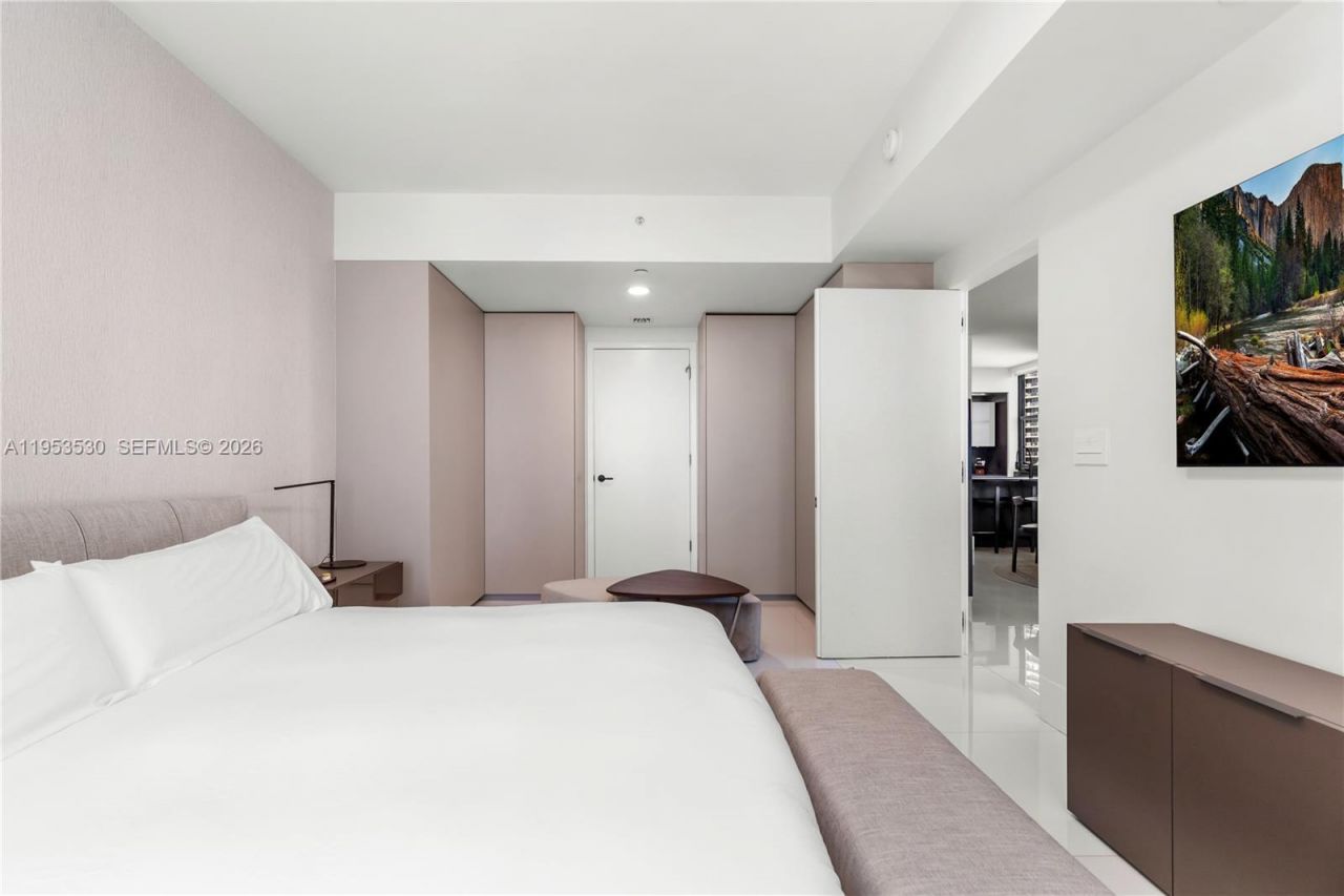 1010 Brickell Ave , Unit 1701, Miami, FL 33131 Photo