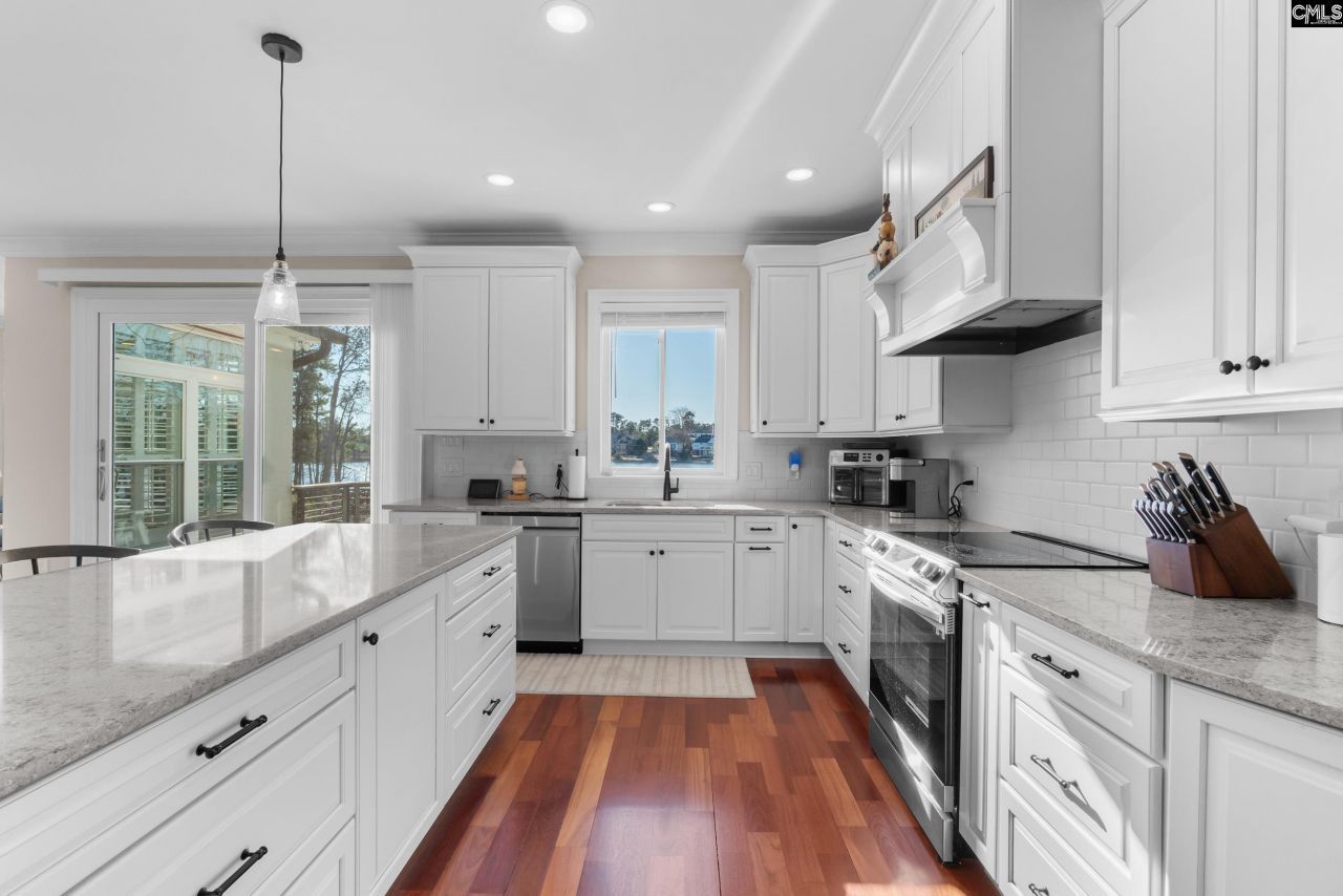 604 Wisteria Key Place  Photo 13