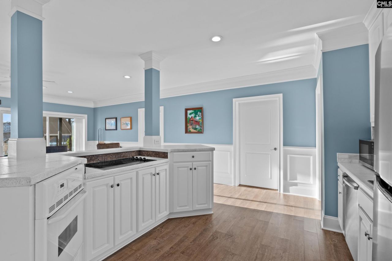 604 Wisteria Key Place  Photo 31