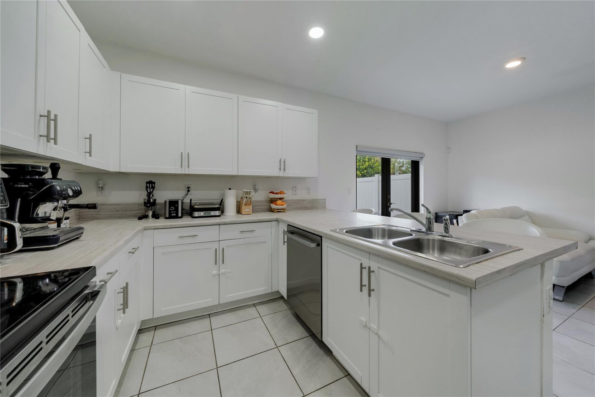 11392 W 34th Way, Hialeah, FL 33018 Photo