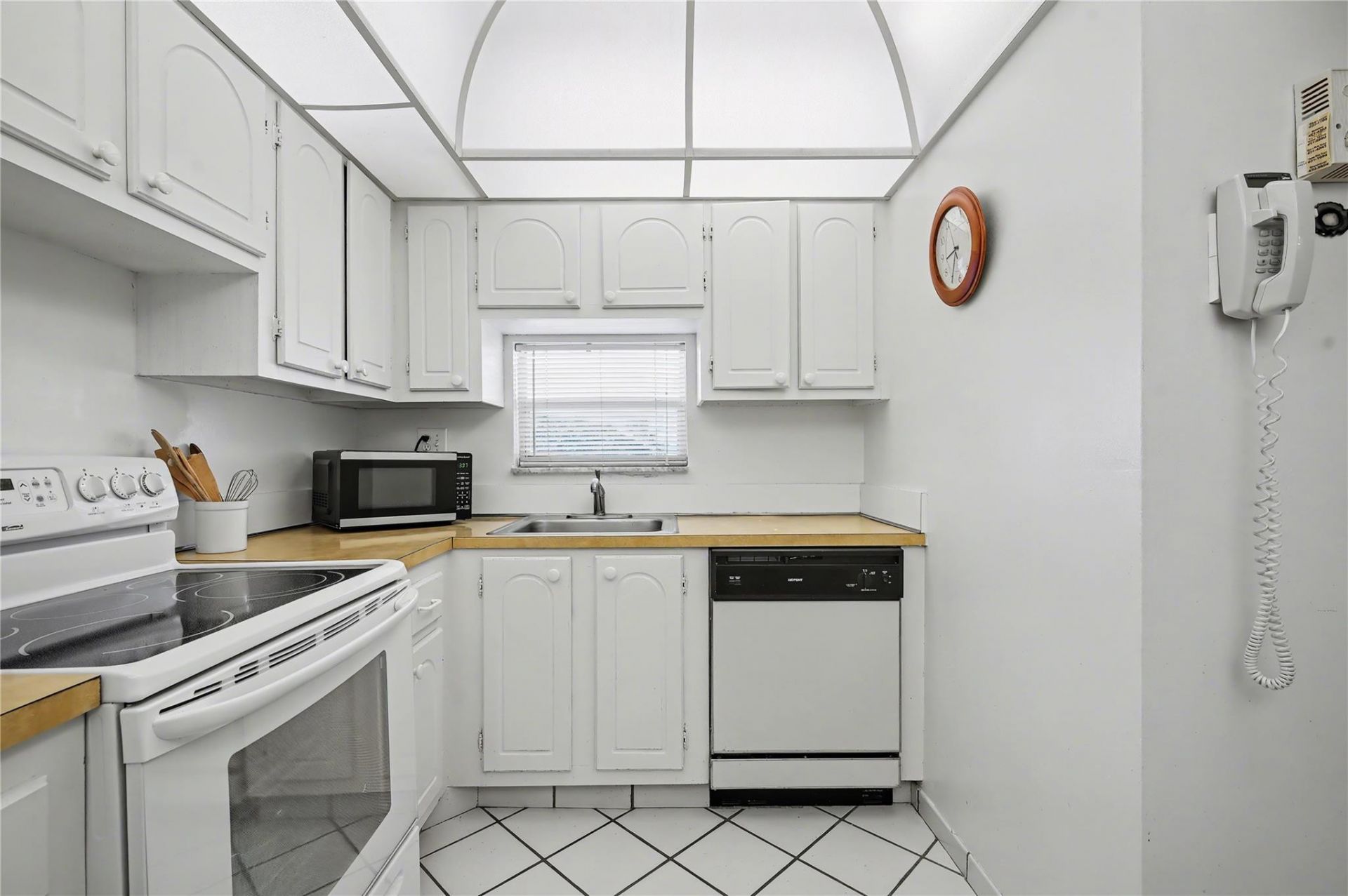 8970 S Hollybrook Boulevard, Unit 308, Pembroke Pines, FL 33025 Photo