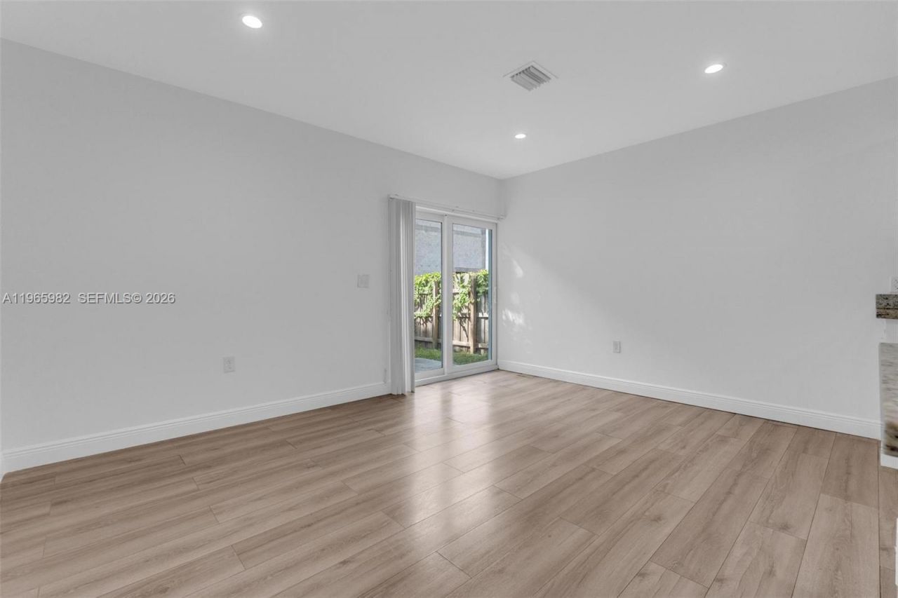 2176 NW 64th St , Unit 2176, Miami, FL 33147 Photo