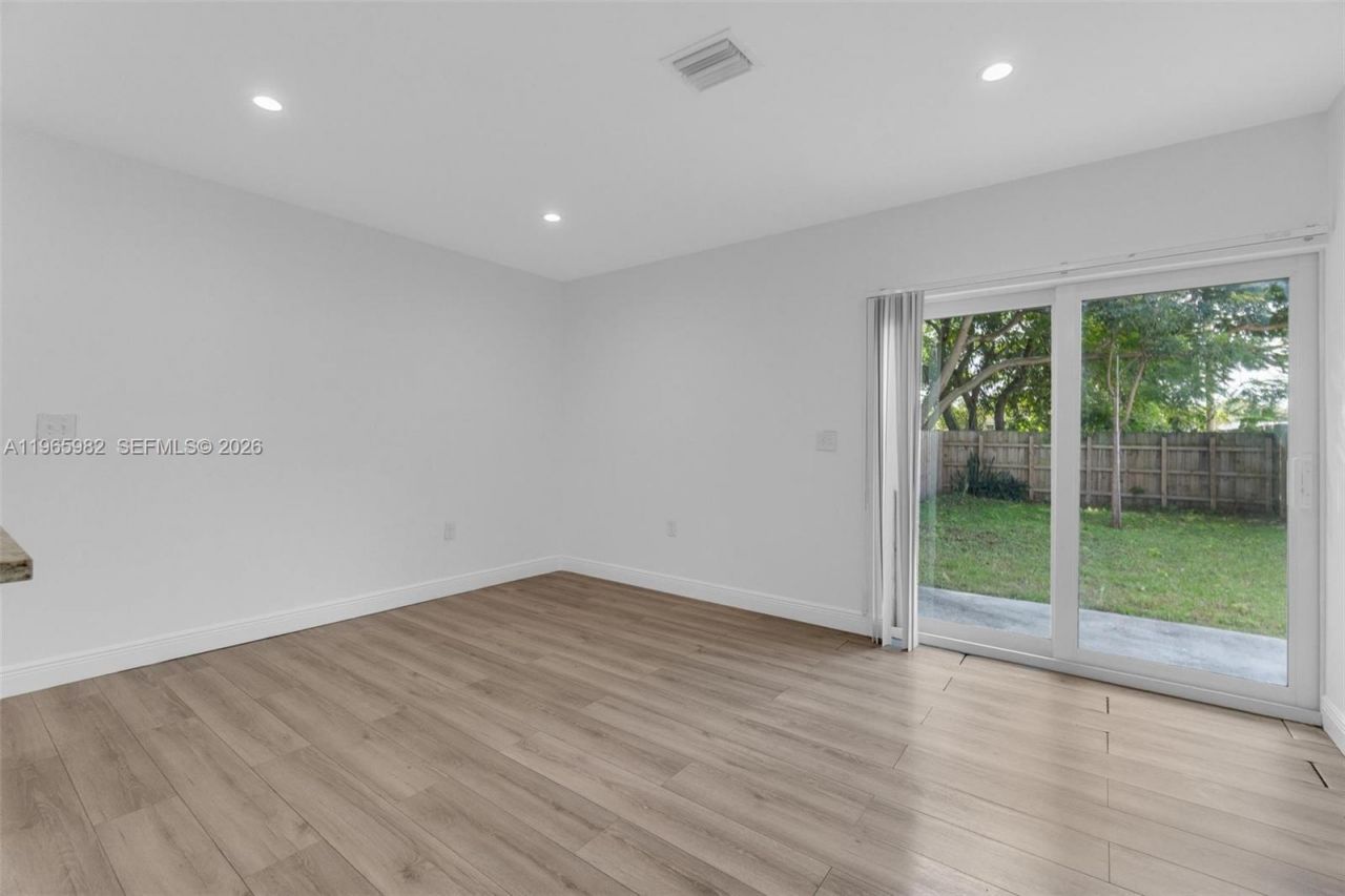 2176 NW 64th St , Unit 2176, Miami, FL 33147 Photo