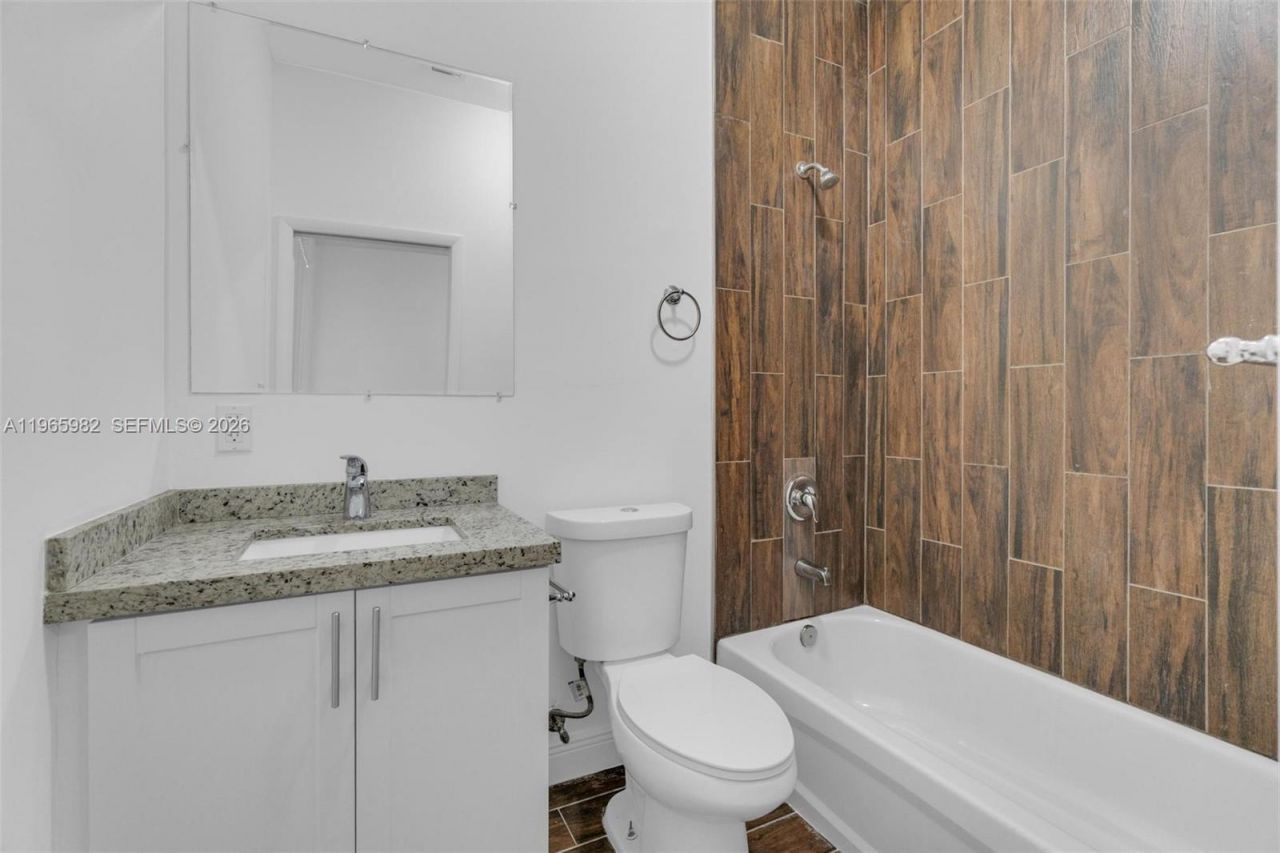 2176 NW 64th St , Unit 2176, Miami, FL 33147 Photo