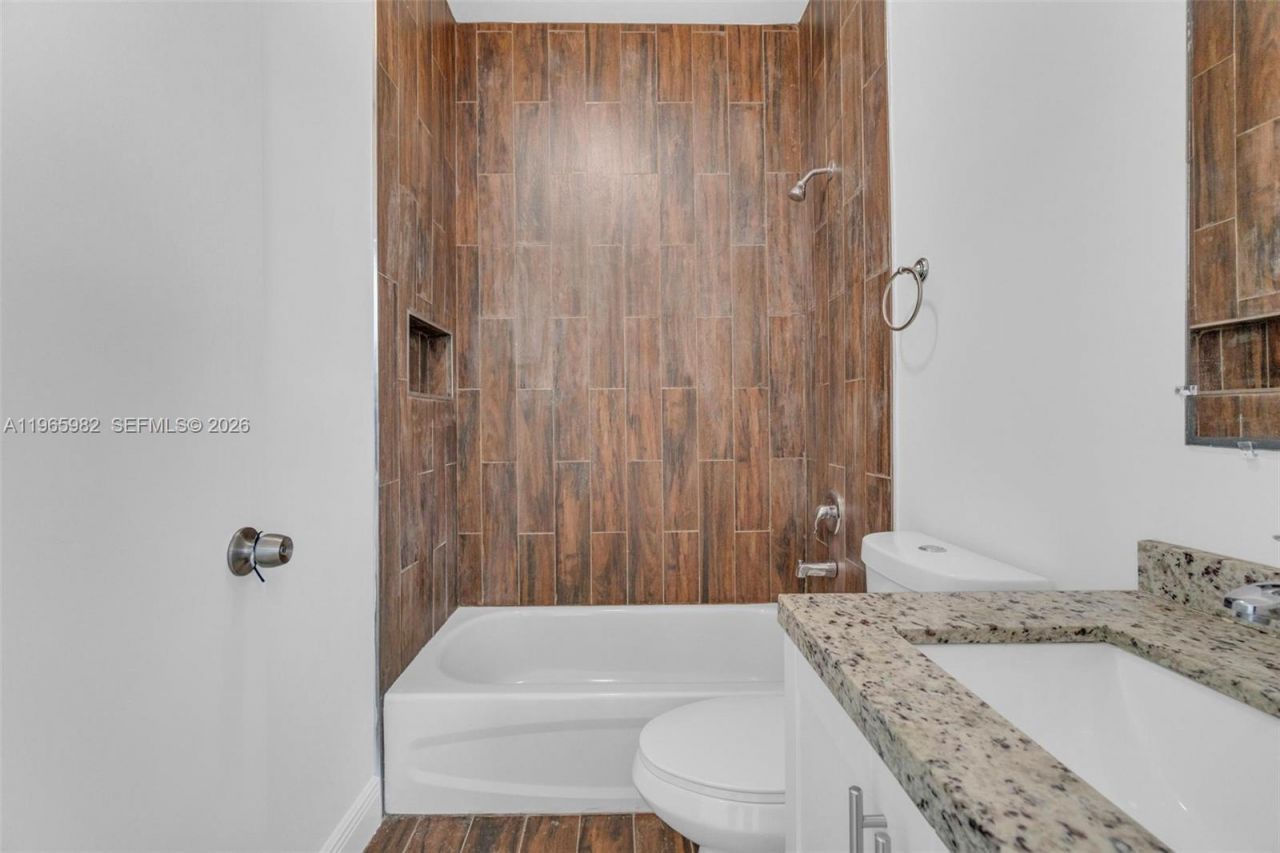 2176 NW 64th St , Unit 2176, Miami, FL 33147 Photo