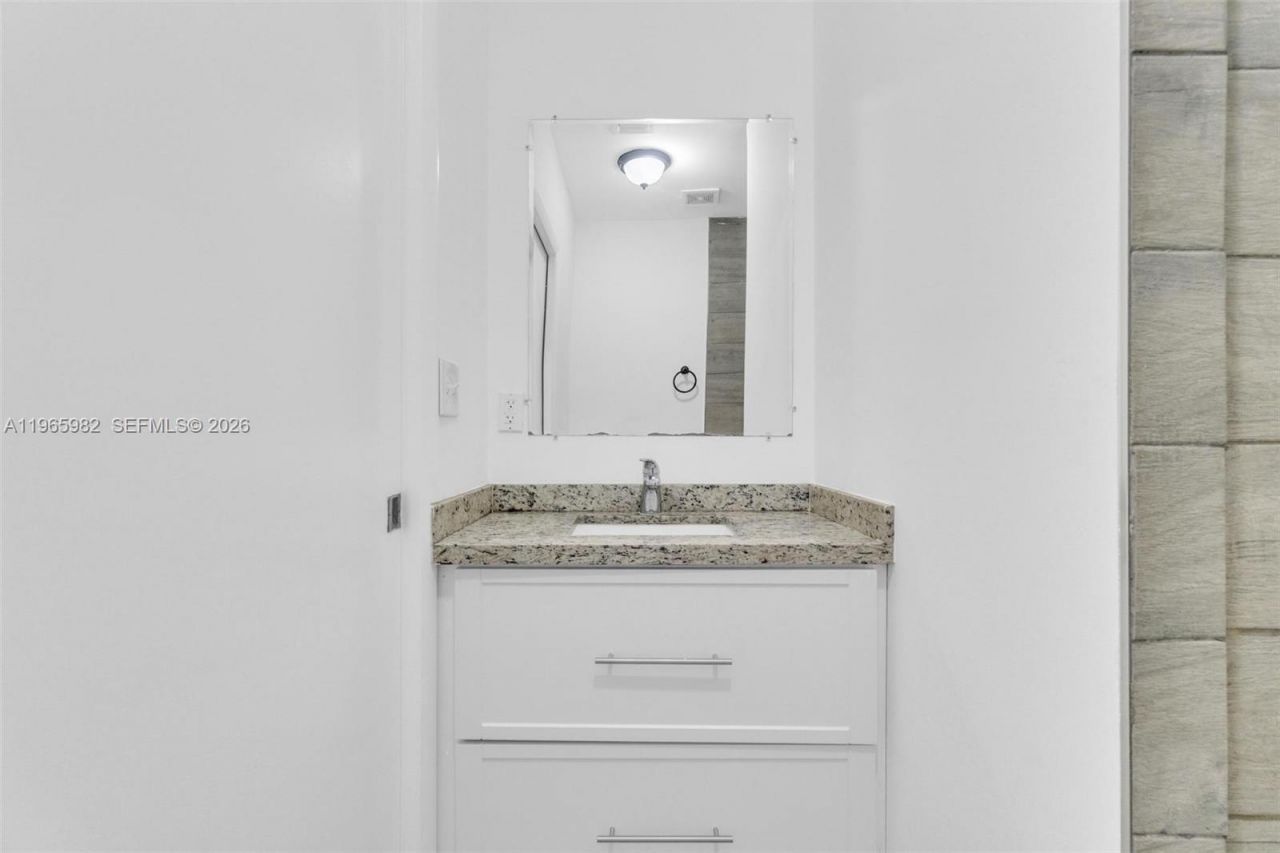 2176 NW 64th St , Unit 2176, Miami, FL 33147 Photo