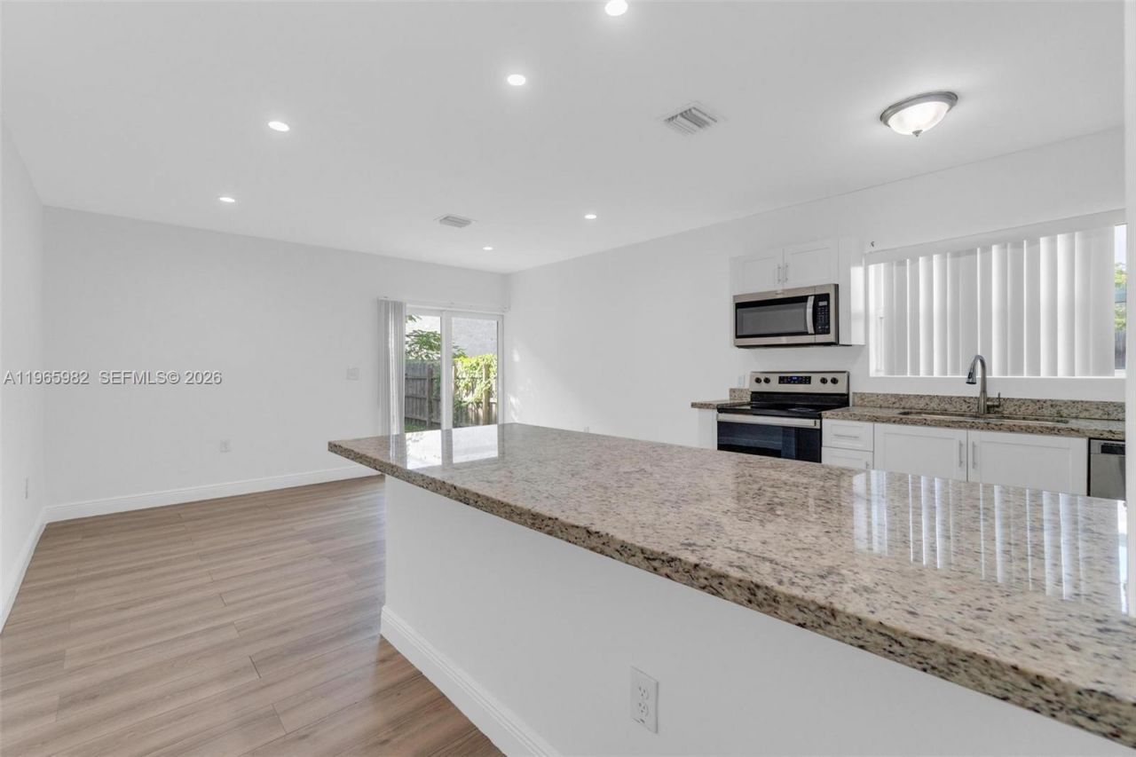 2176 NW 64th St , Unit 2176, Miami, FL 33147 Photo