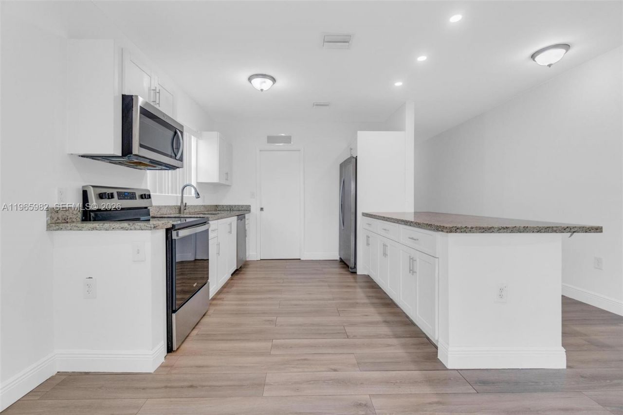 2176 NW 64th St , Unit 2176, Miami, FL 33147 Photo