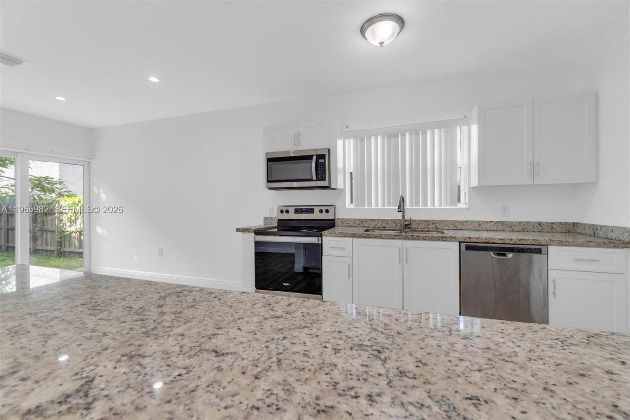 2176 NW 64th St , Unit 2176, Miami, FL 33147 Photo