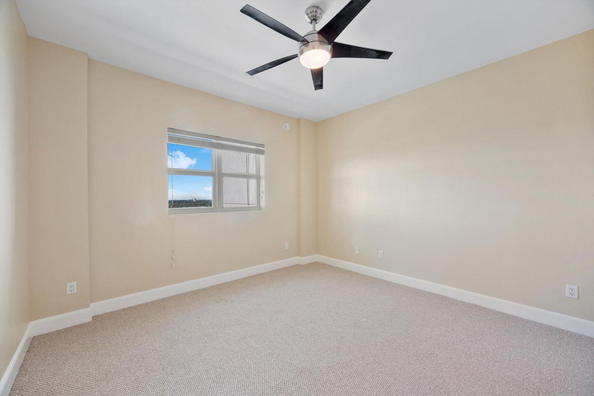 14951 Royal Oaks Lane, Unit 1506, North Miami, FL 33181 Photo