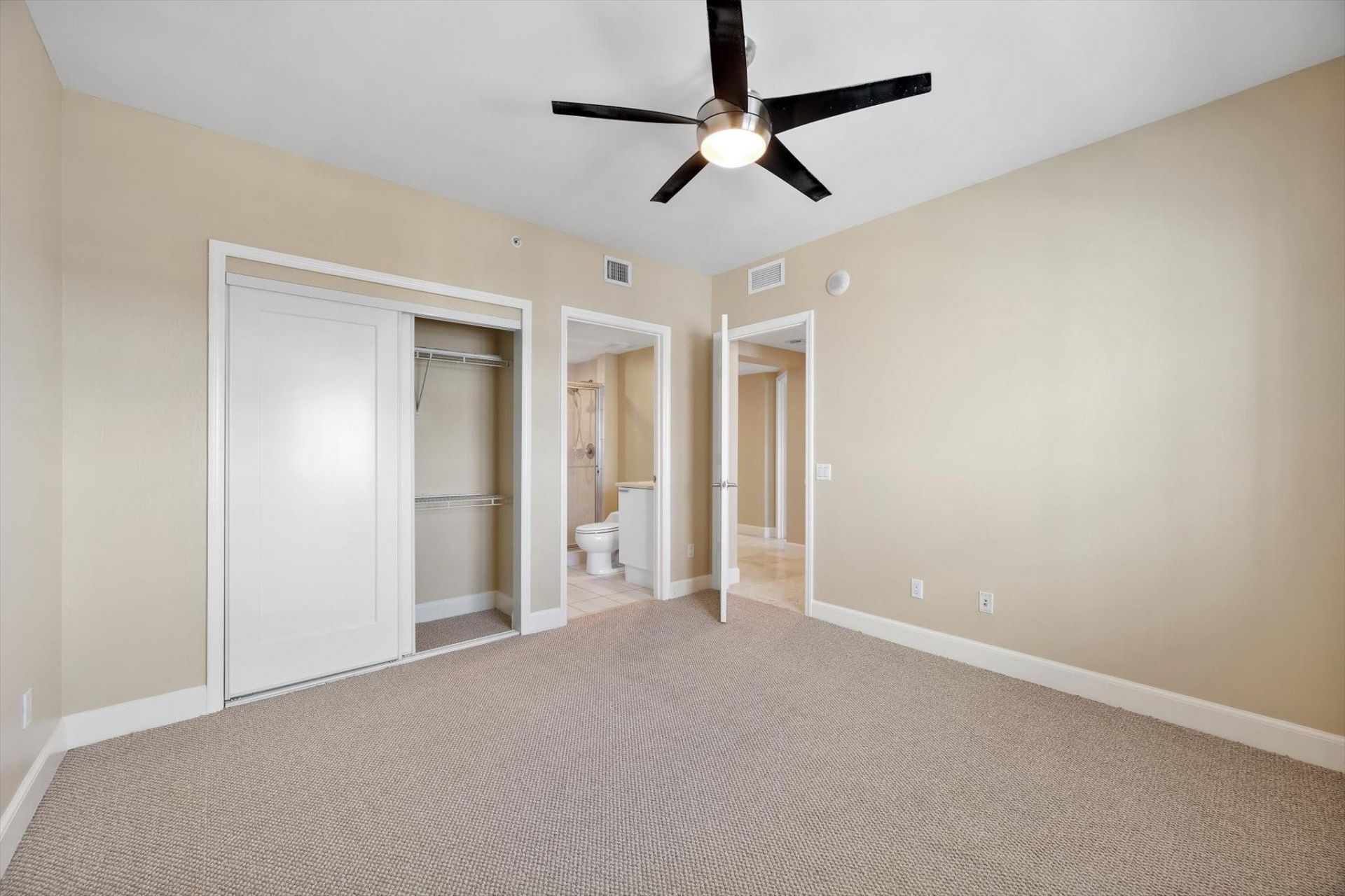 14951 Royal Oaks Lane, Unit 1506, North Miami, FL 33181 Photo