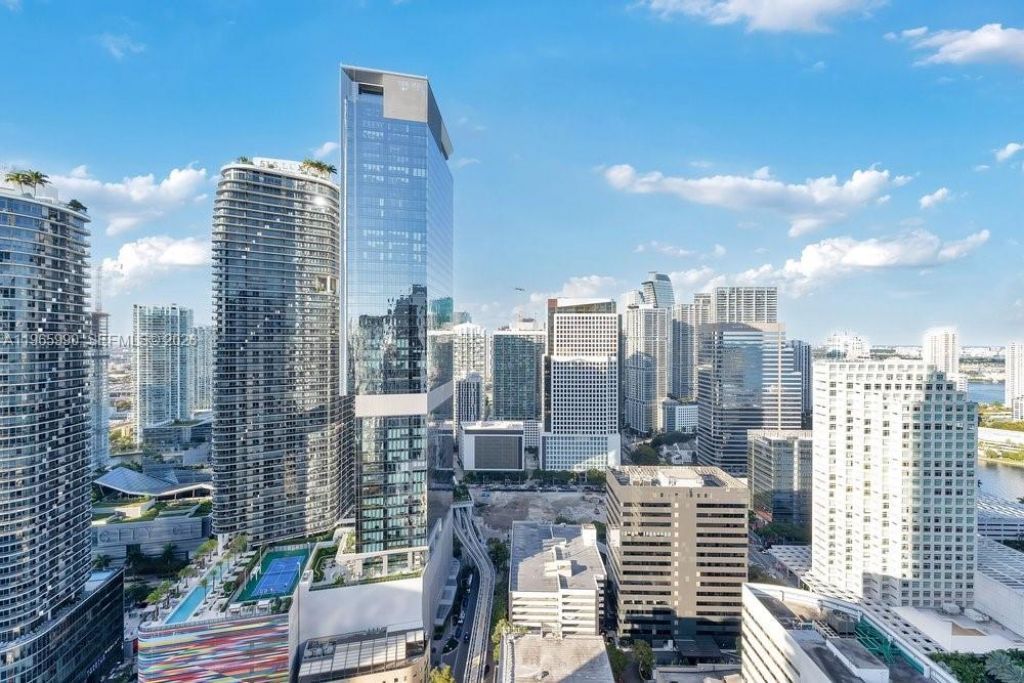 1010 Brickell Ave, Unit 4011, Miami, FL 33131 Photo