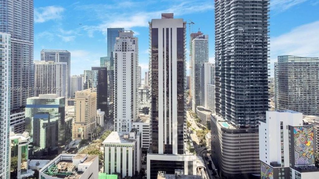 1010 Brickell Ave, Unit 4011, Miami, FL 33131 Photo