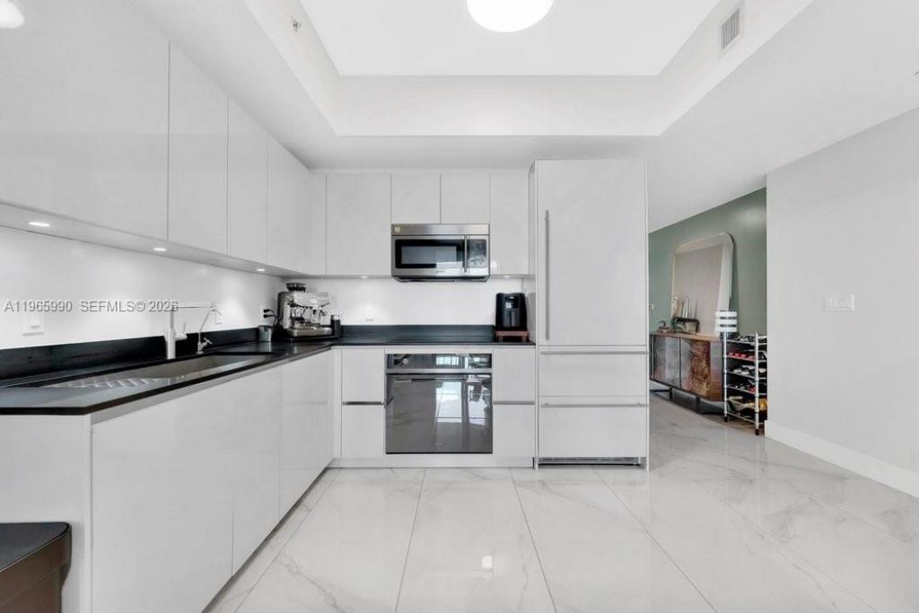 1010 Brickell Ave, Unit 4011, Miami, FL 33131 Photo