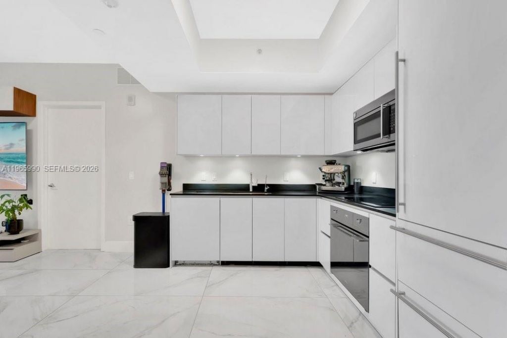 1010 Brickell Ave, Unit 4011, Miami, FL 33131 Photo