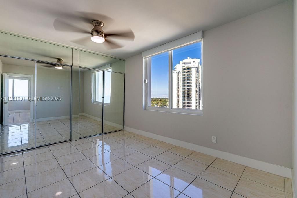 5401 Collins Ave, Unit 919, Miami Beach, FL 33140 Photo