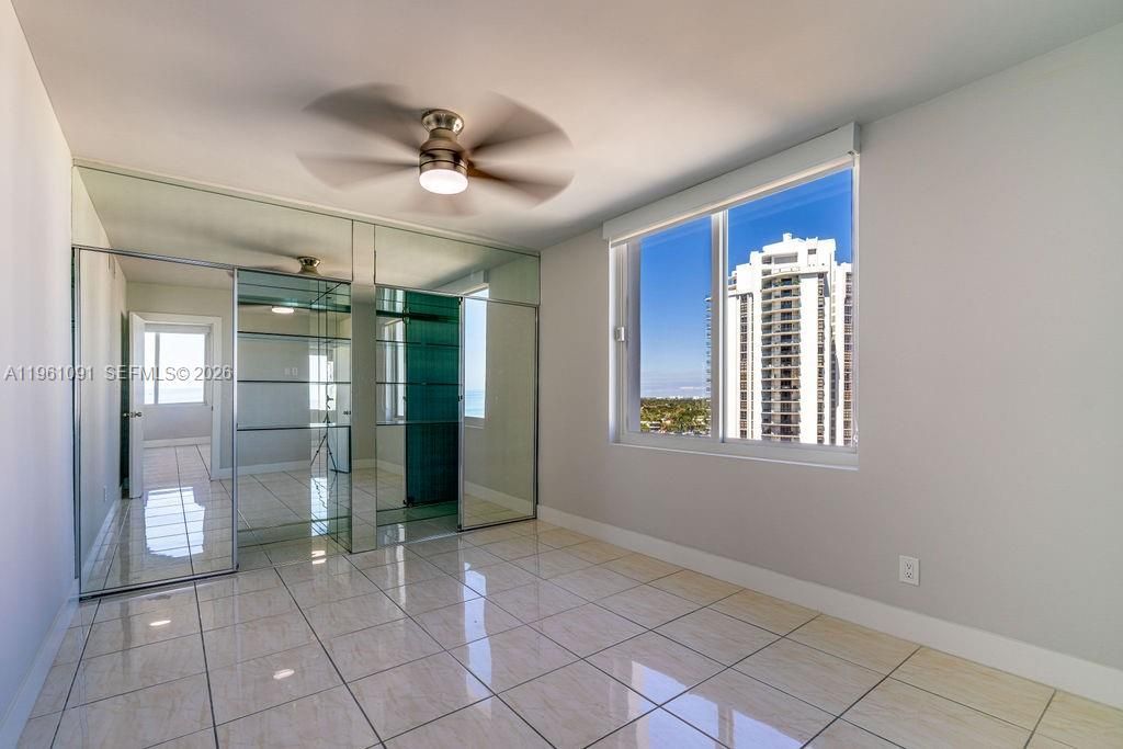 5401 Collins Ave, Unit 919, Miami Beach, FL 33140 Photo