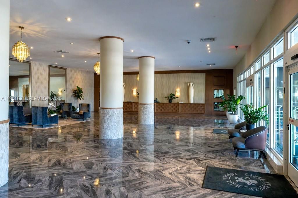 5401 Collins Ave, Unit 919, Miami Beach, FL 33140 Photo