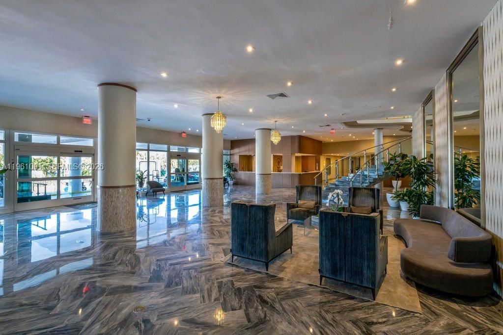 5401 Collins Ave, Unit 919, Miami Beach, FL 33140 Photo