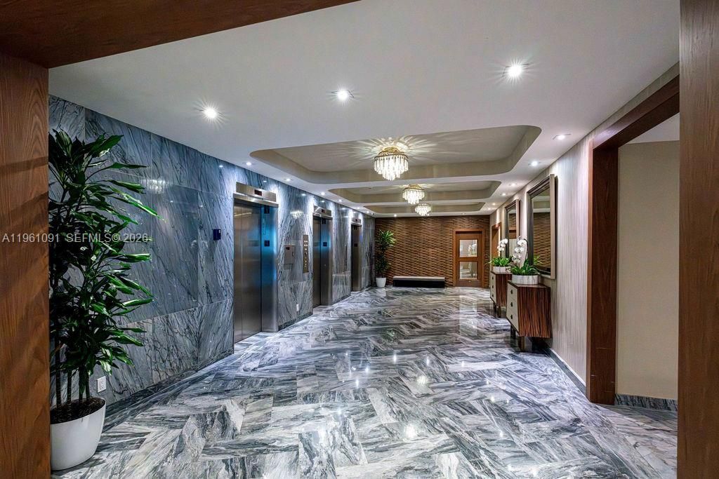 5401 Collins Ave, Unit 919, Miami Beach, FL 33140 Photo