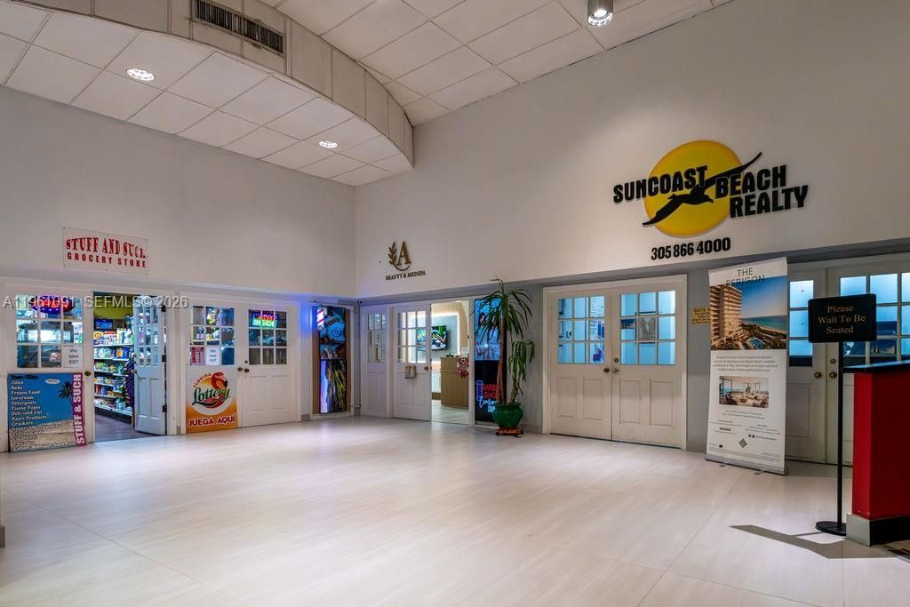 5401 Collins Ave, Unit 919, Miami Beach, FL 33140 Photo