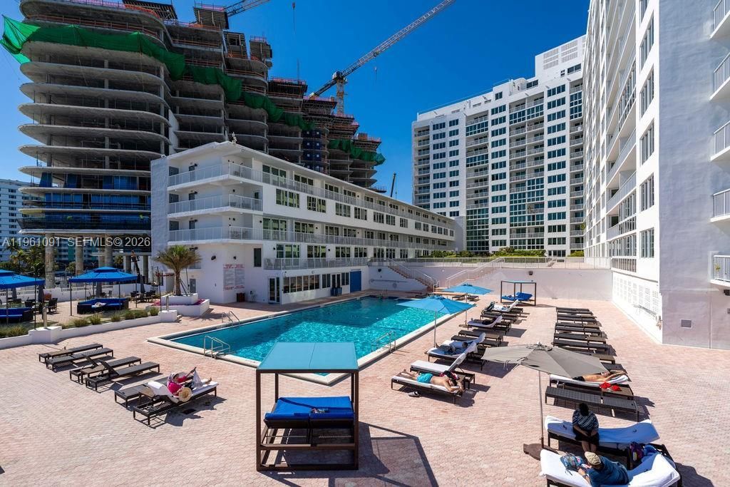 5401 Collins Ave, Unit 919, Miami Beach, FL 33140 Photo
