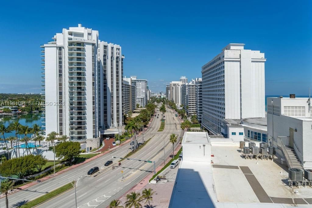 5401 Collins Ave, Unit 919, Miami Beach, FL 33140 Photo