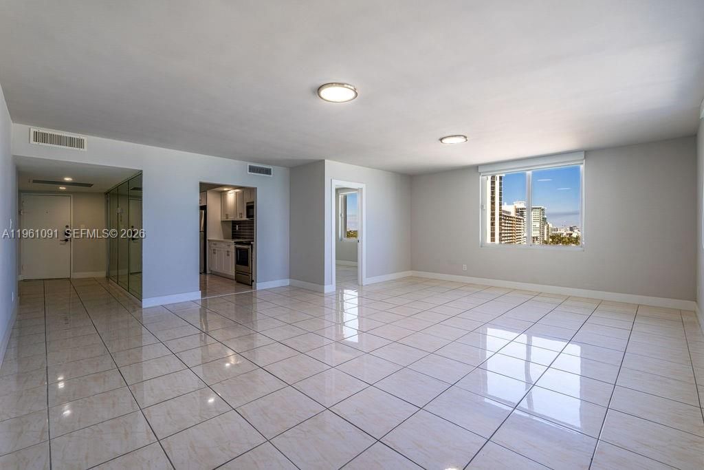 5401 Collins Ave, Unit 919, Miami Beach, FL 33140 Photo