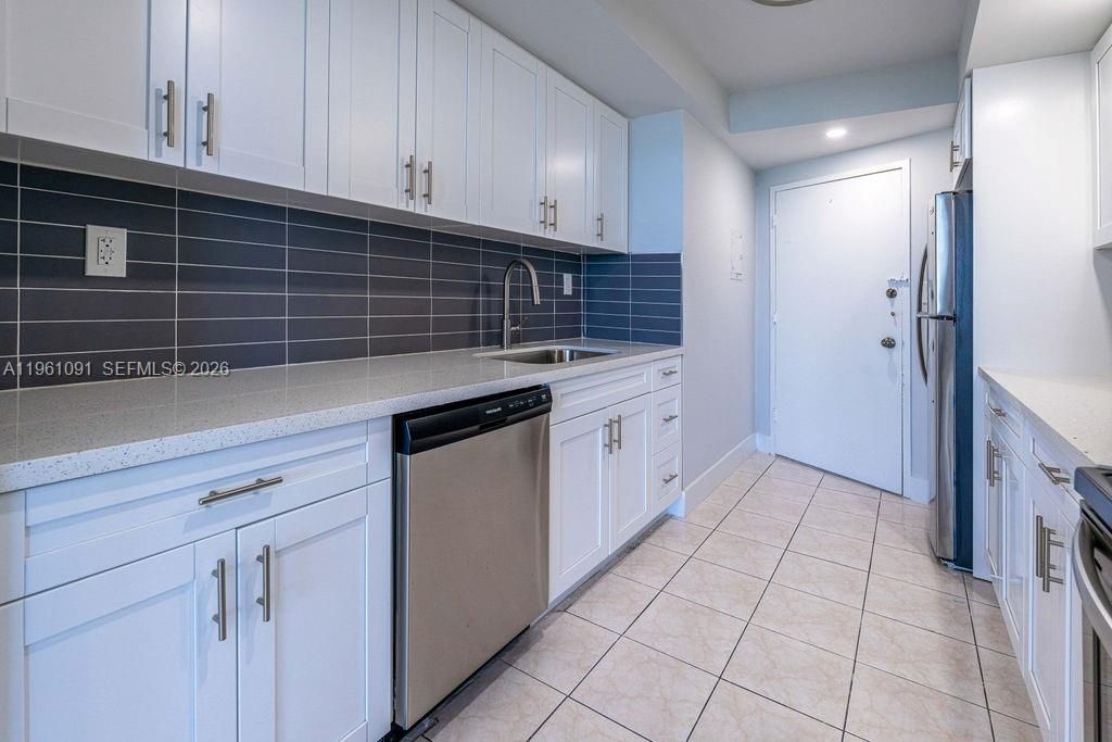 5401 Collins Ave, Unit 919, Miami Beach, FL 33140 Photo