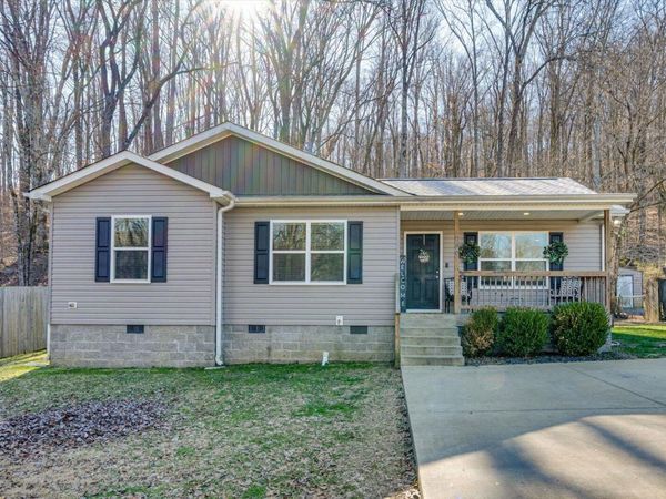 909 Hickory Street, Jasper, TN 37347