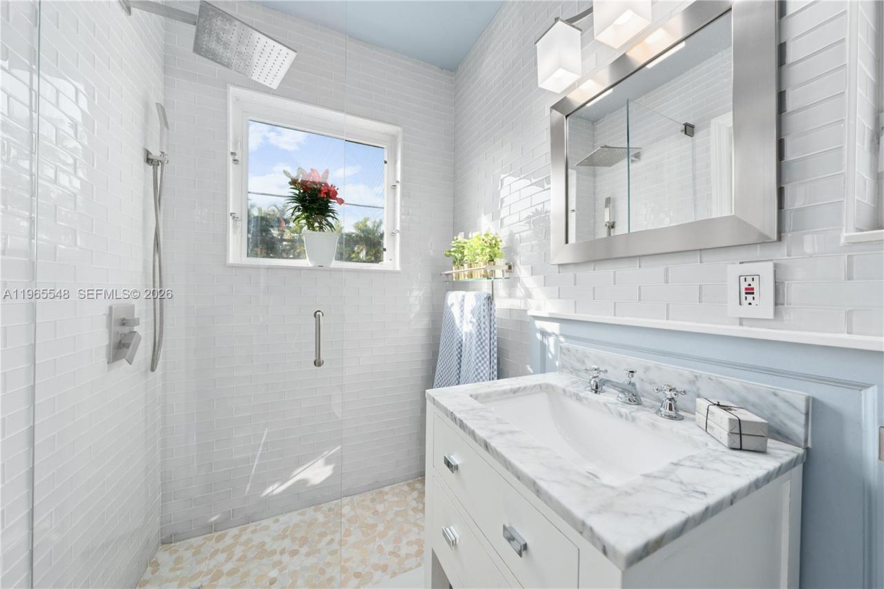 4500 Sheridan Ave, Miami Beach, FL 33140 Photo