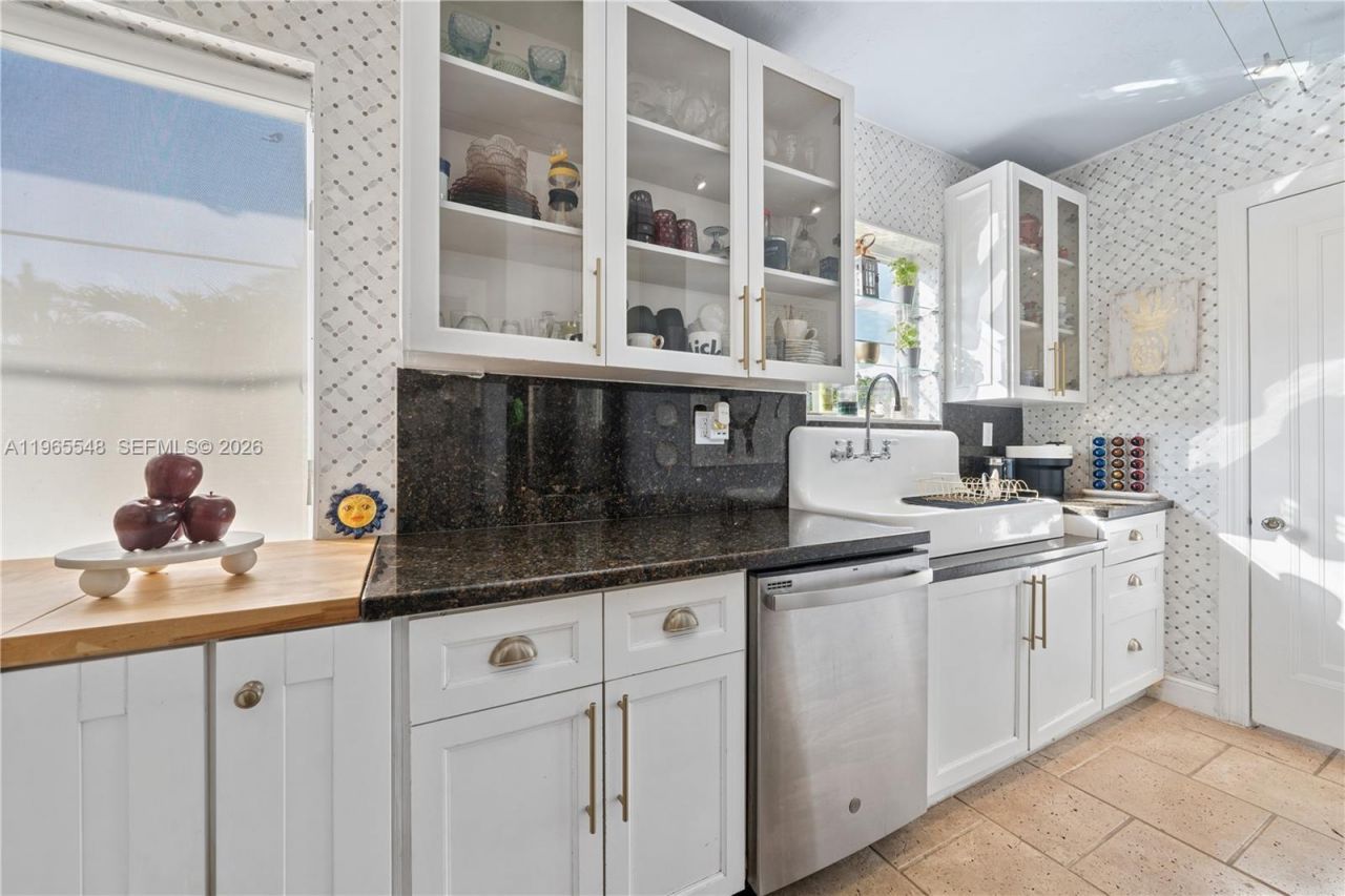 4500 Sheridan Ave, Miami Beach, FL 33140 Photo