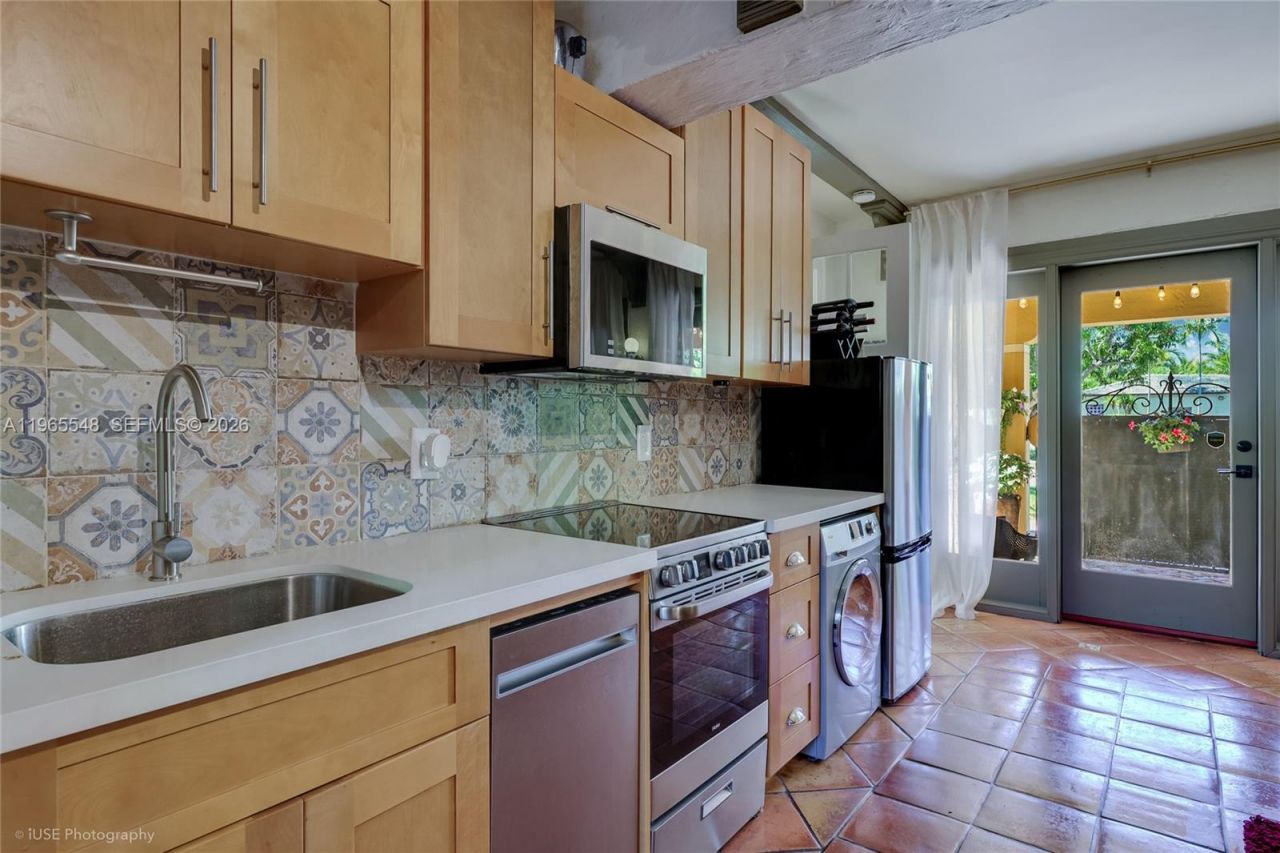 4500 Sheridan Ave, Miami Beach, FL 33140 Photo