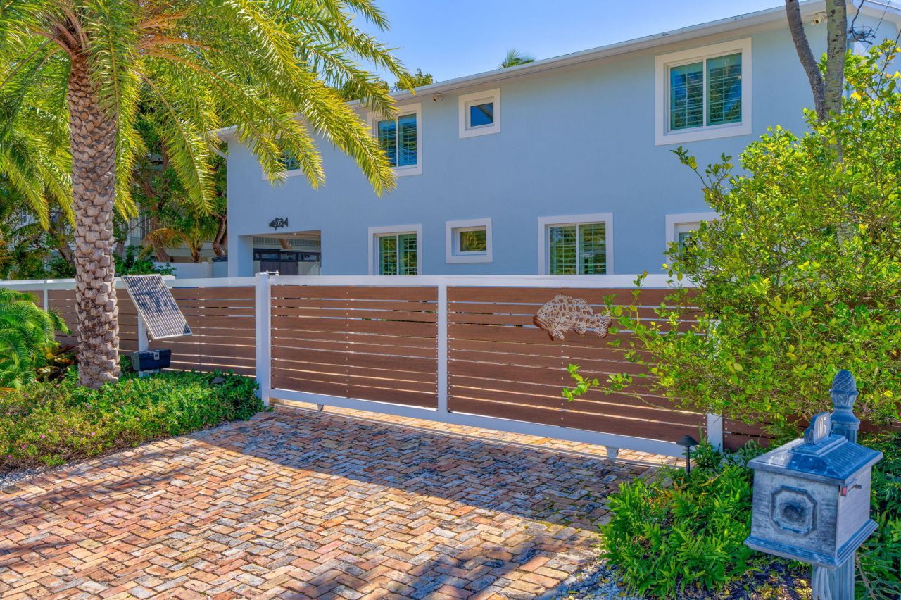 105 Palo De Oro Drive, Islamorada, FL 33036 Photo