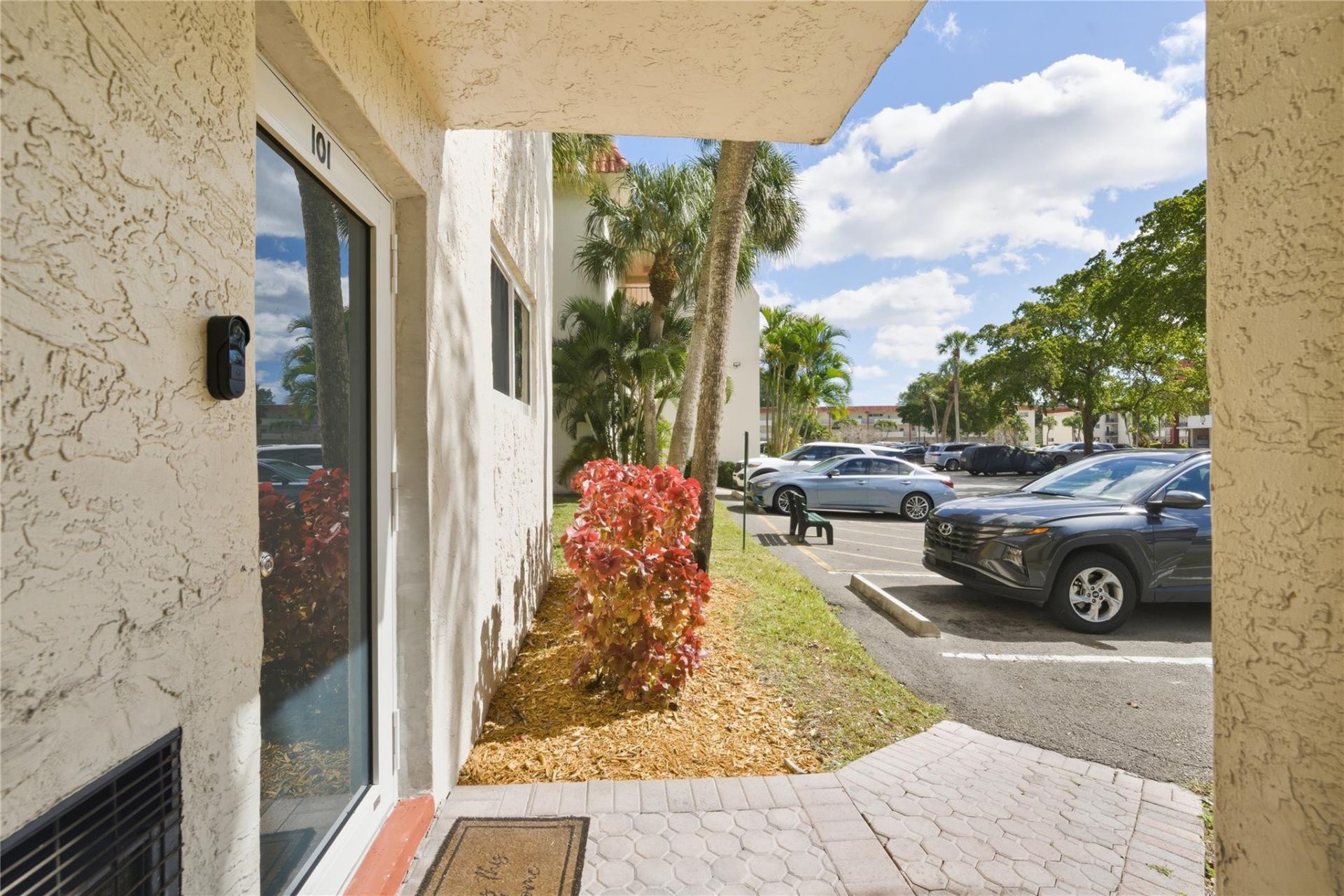 9611 N Hollybrook Lake Drive, Unit 101, Pembroke Pines, FL 33025 Photo