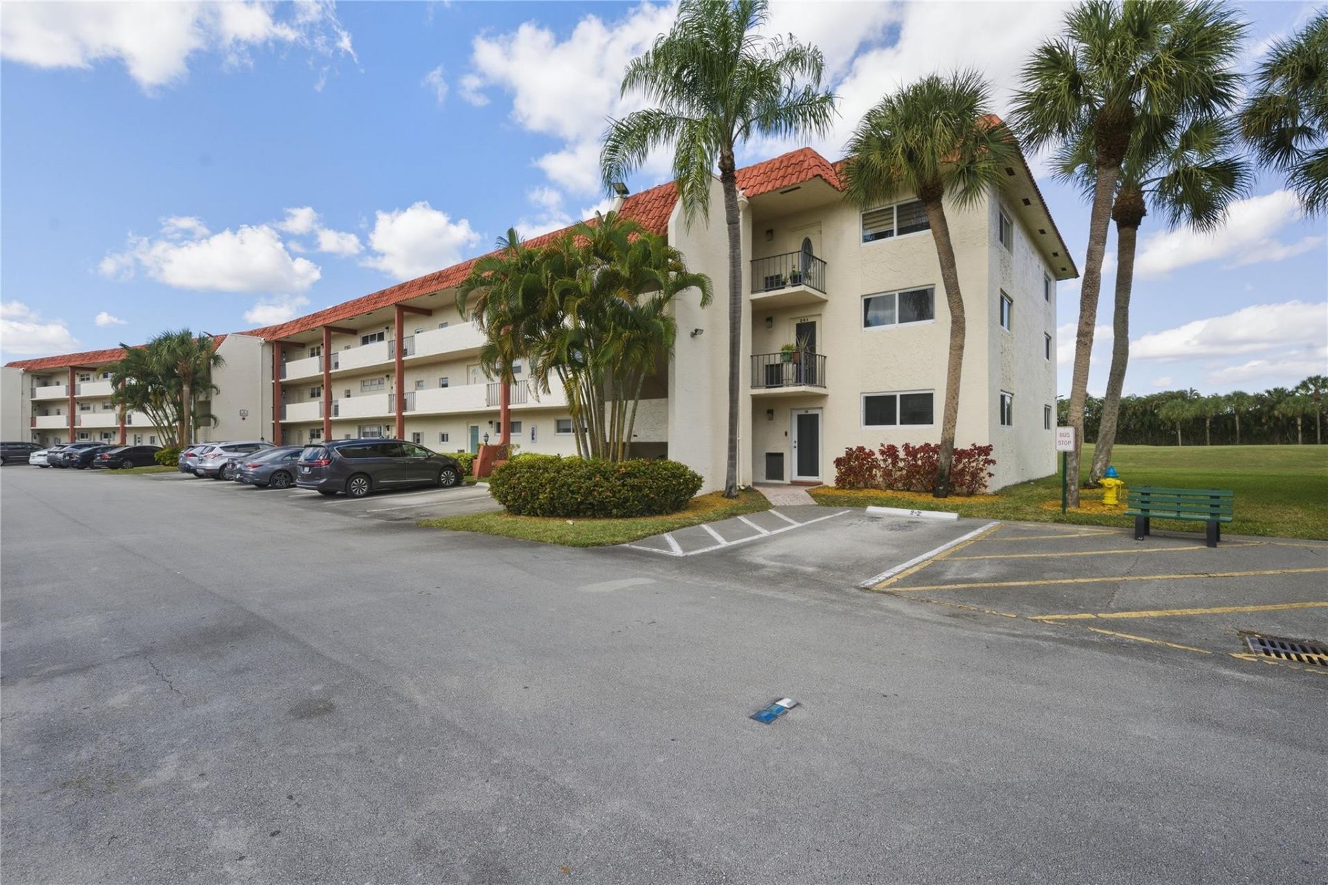 9611 N Hollybrook Lake Drive, Unit 101, Pembroke Pines, FL 33025 Photo
