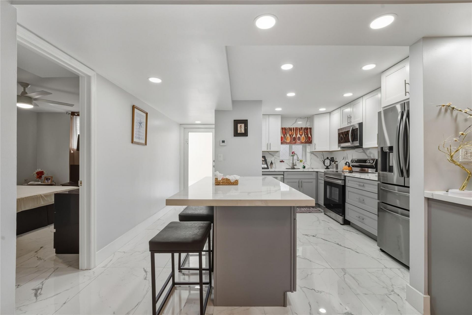 9611 N Hollybrook Lake Drive, Unit 101, Pembroke Pines, FL 33025 Photo