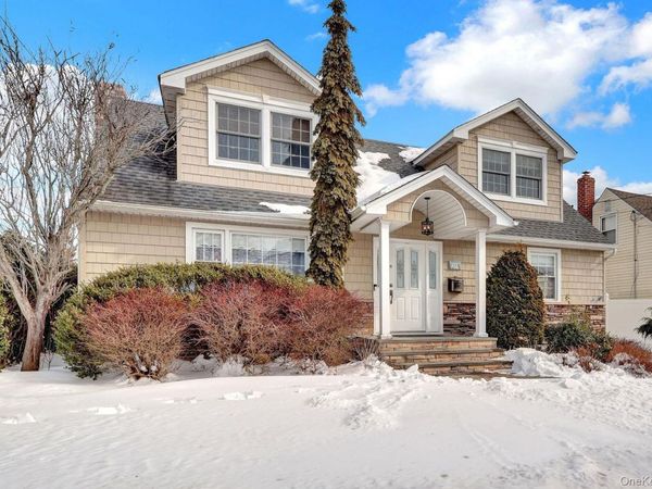 1315 Little Neck Avenue, North Bellmore, NY 11710