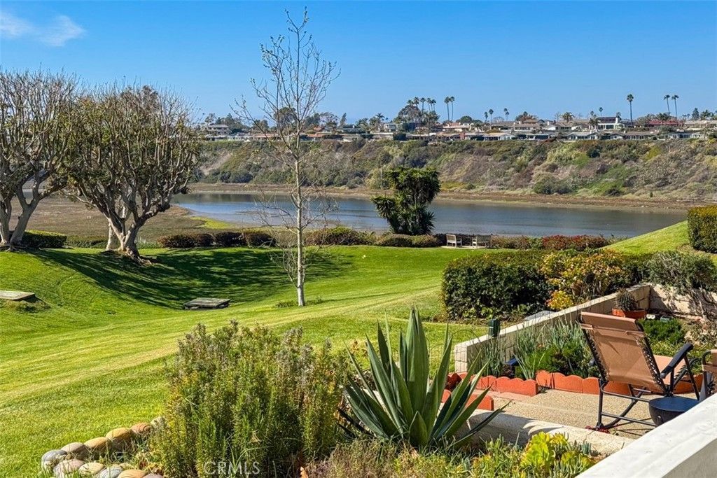 2111 Vista Entrada, Newport Beach, CA 92660 Main Photo