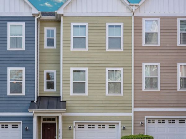 103 LONGWOOD DR, Unit E, Charlottesville, VA 22903