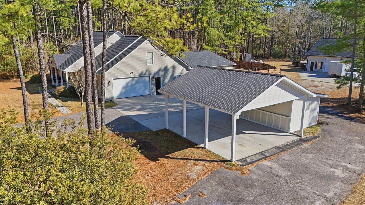 120 Intimidator Lane Photo 4