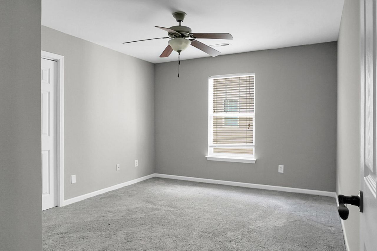 143 Red Leaf Boulevard Photo 38