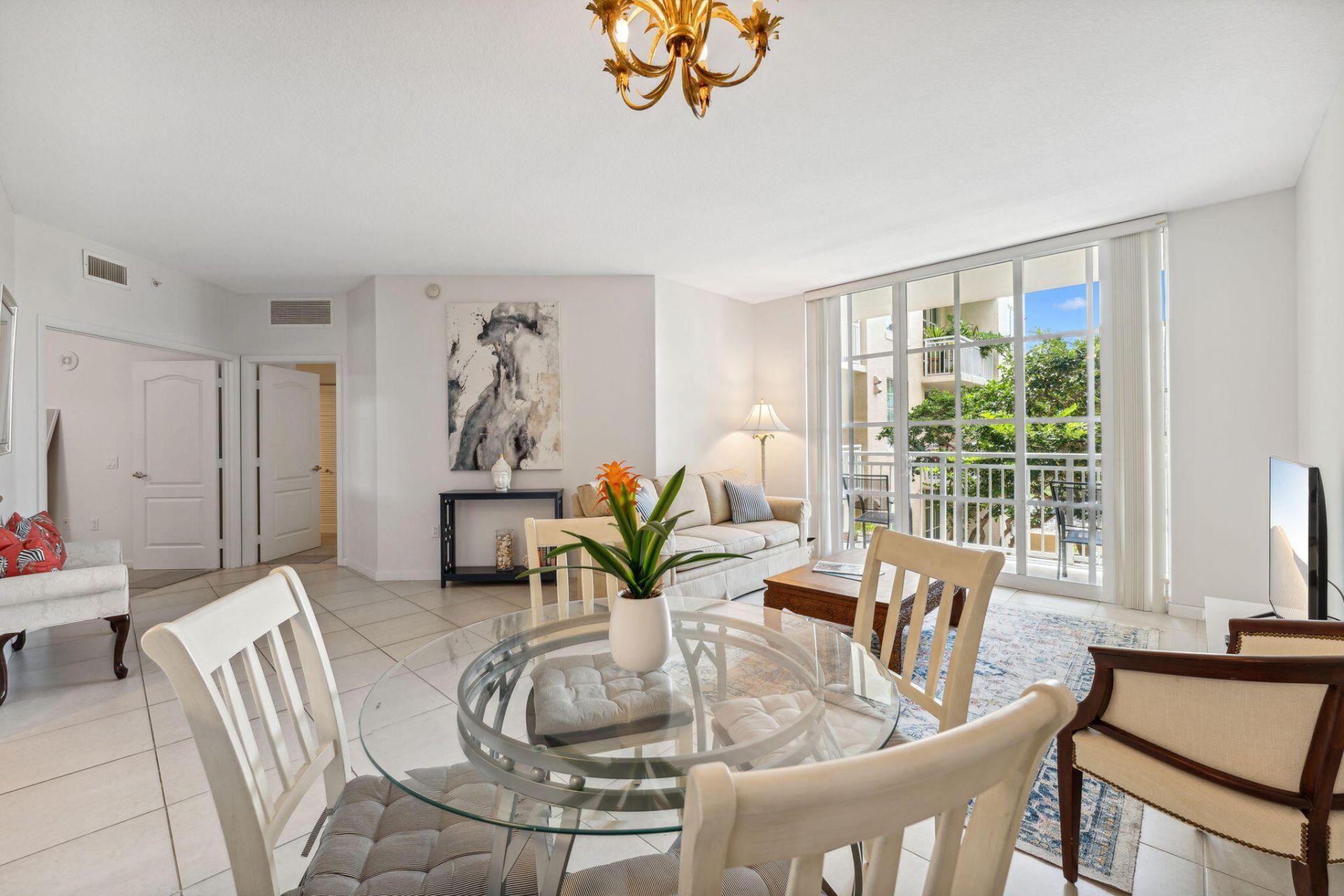 410 Evernia Street, Unit 414, West Palm Beach, FL 33401 Photo